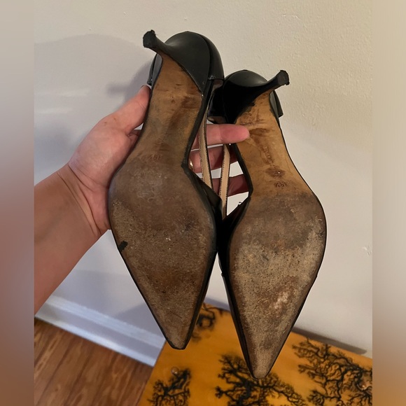 Beautiful Manolo Blahnik black kitten heels. Great condition! Size 39.5 (8.5-9) - Picture 7 of 8